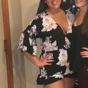 Size L plunge floral forever 21 romper